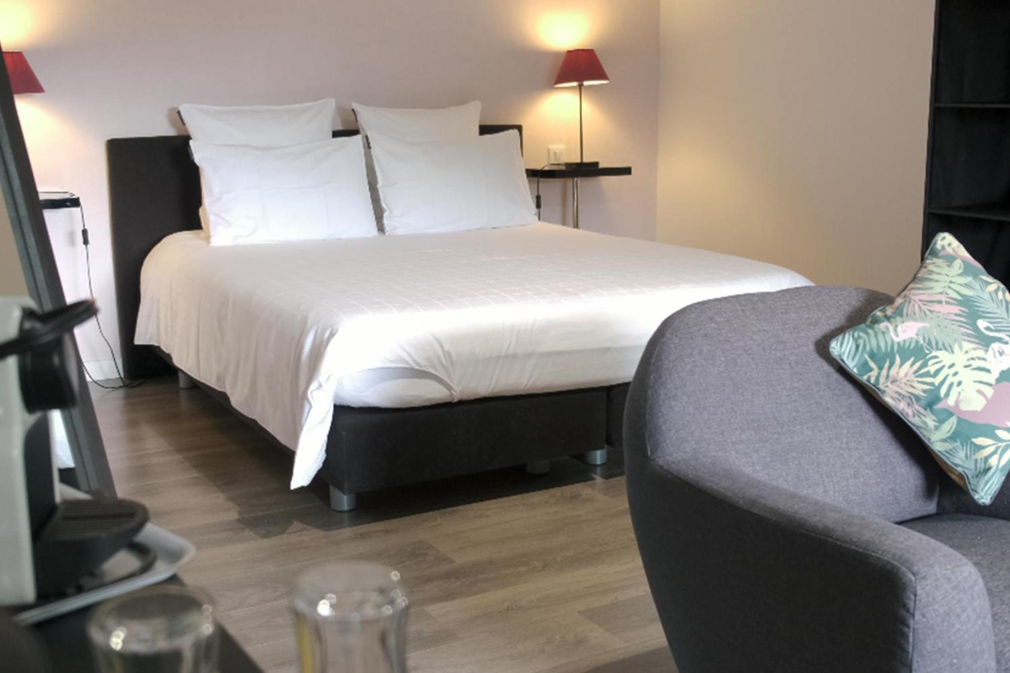 Les Chambres Lauryvan Saint-Junien Esterno foto